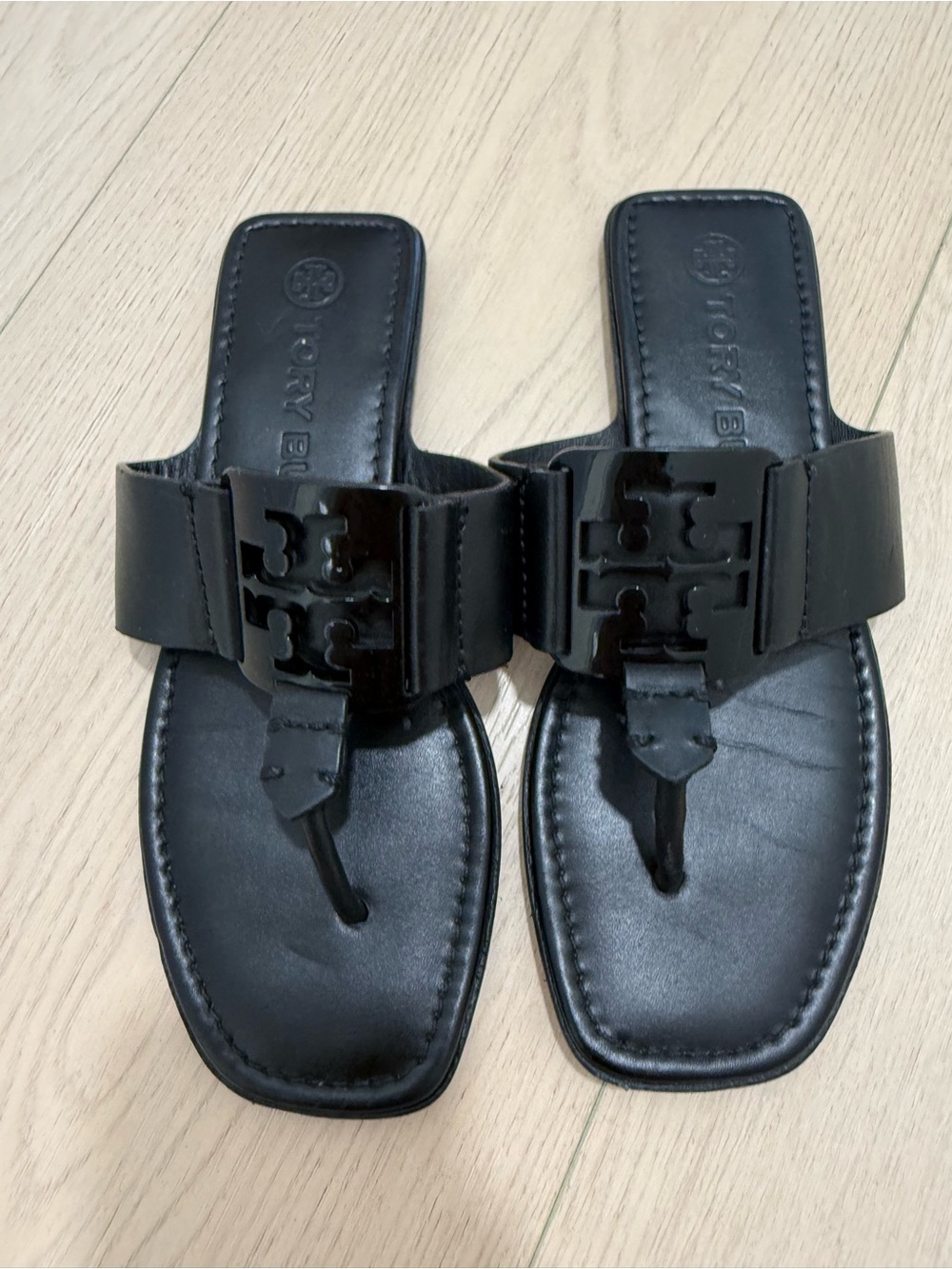 Tory Burch Black Logo Sandals | Size 5.5